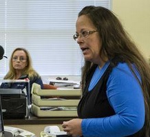 Kentucky Clerk Denies Same-Sex Marriage Licenses, Defying Court