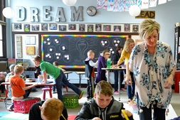 Silicon Valley Courts Brand-Name Teachers, Raising Ethics Issues